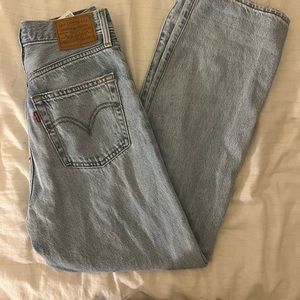 Ribcage Straight Levi jeans!